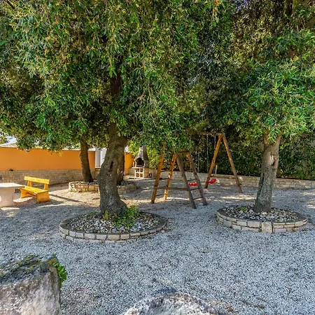 Rok 3 By Interhome * Pula