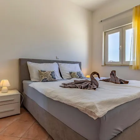 Rok 3 By Interhome Apartment Pula