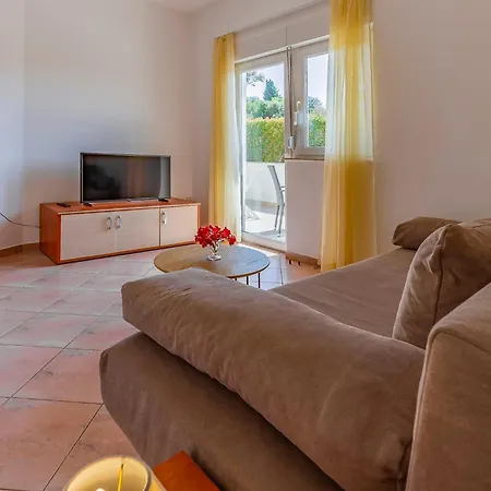 Appartement Rok 3 By Interhome