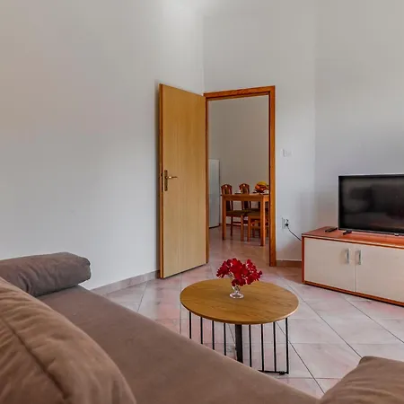 Rok 3 By Interhome Apartment Pula